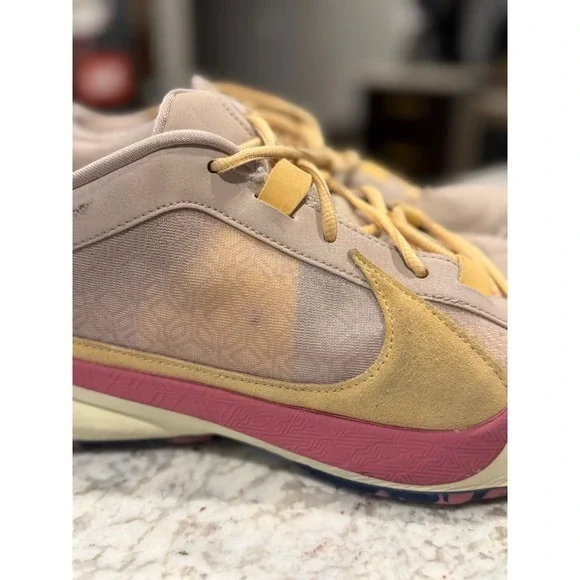 Nike Giannis Immortality 2 Basketball Shoes Tan Burgundy 